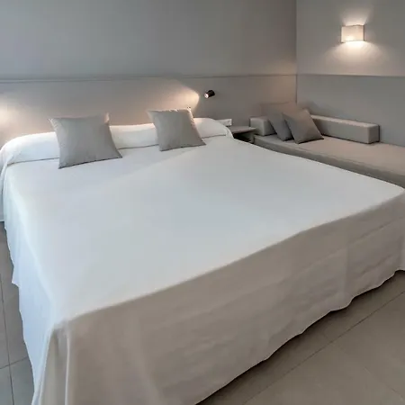 Ght Sa Riera Hotel 4*